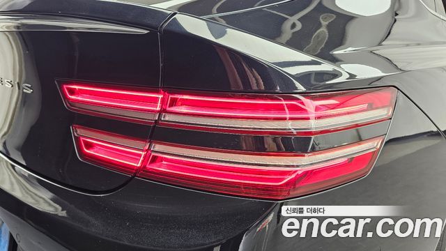 Genesis G80 2022 — photo 9