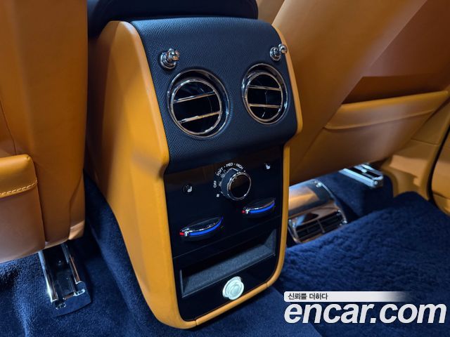 Rolls-Royce Cullinan 2020 — photo 18