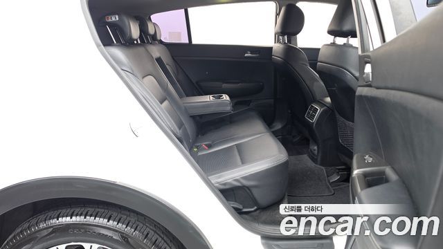 Kia Sportage 2018 — photo 17