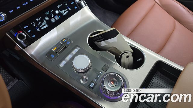Genesis GV70 2025 — photo 12