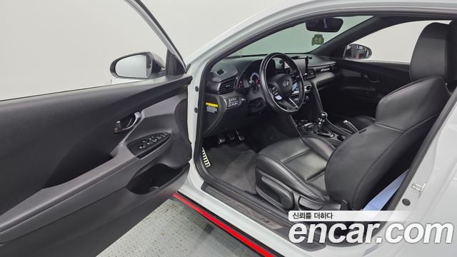 Hyundai Veloster 2019 — photo 13