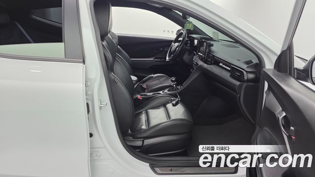 Hyundai Veloster 2019 — photo 18