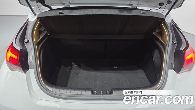 Hyundai Veloster 2019 — photo 24