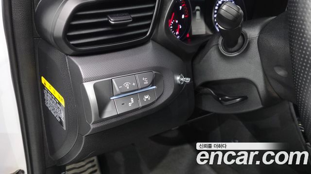 Hyundai Veloster 2019 — photo 26
