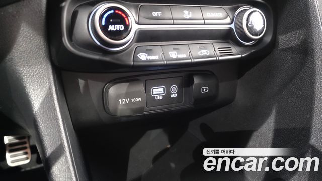 Hyundai Veloster 2019 — photo 16