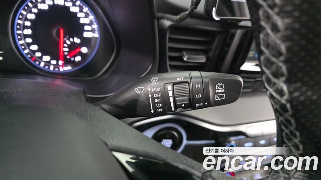 Hyundai Veloster 2019 — photo 27