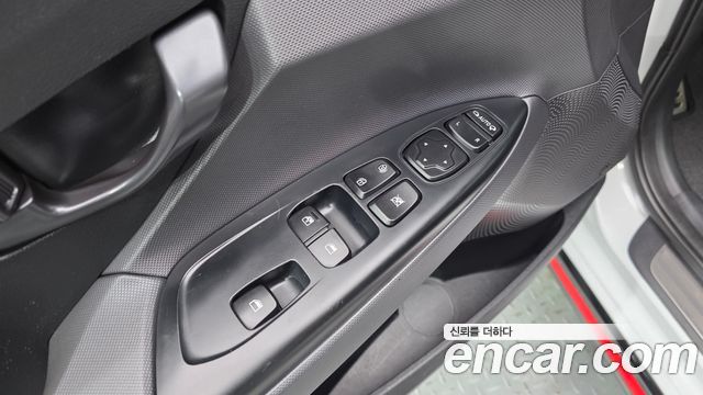 Hyundai Veloster 2019 — photo 28
