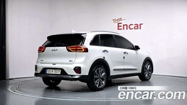 Kia Niro 2022 — photo 2