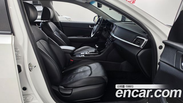 Kia K5 2019 — photo 11