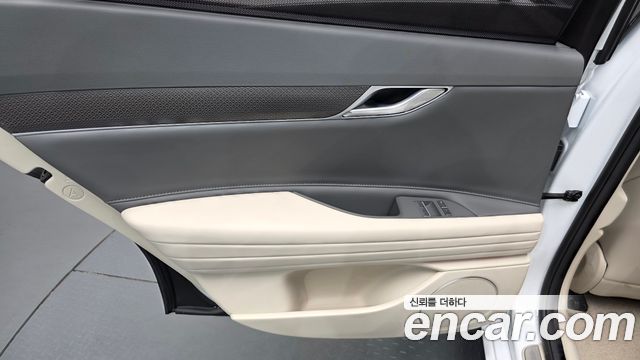 Genesis G80 2027 — photo 15