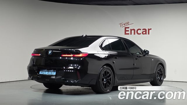 BMW i7 2024 — photo 2