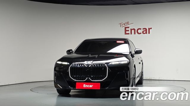 BMW i7 2024 — photo 3