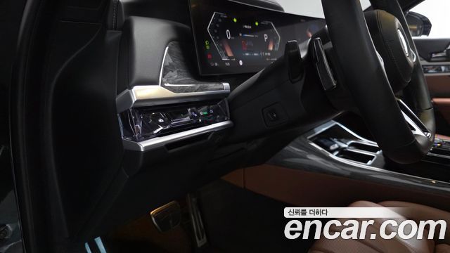 BMW i7 2024 — photo 30