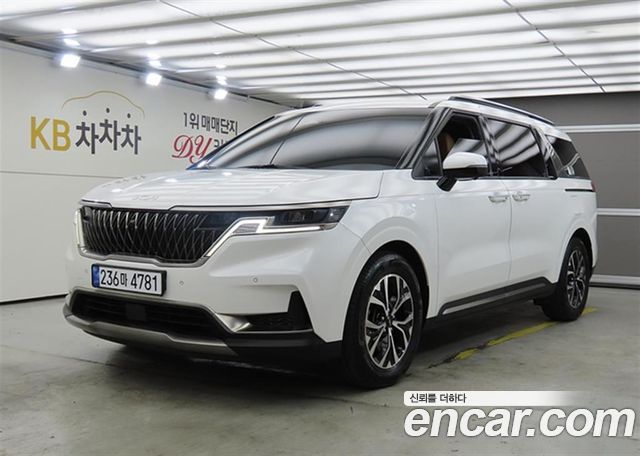 Kia Canival 2023 — photo 1