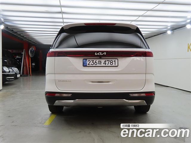 Kia Canival 2023 — photo 3