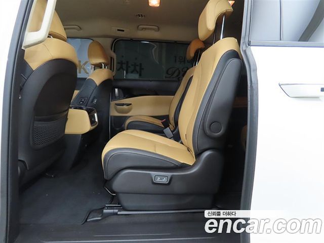 Kia Canival 2023 — photo 6