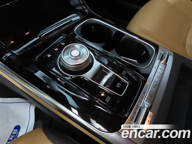 Kia Canival 2023 — photo 11