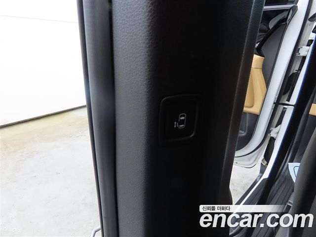 Kia Canival 2023 — photo 12