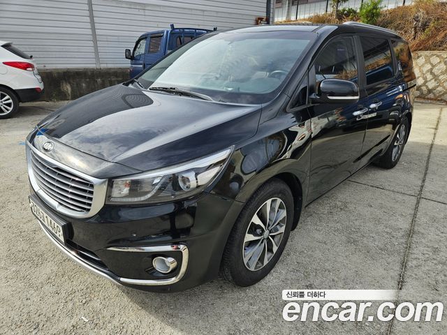 Kia Canival 2017 — photo 1