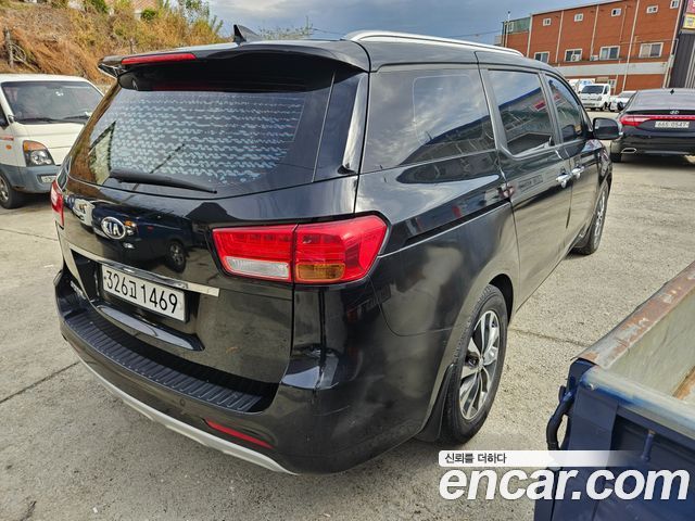 Kia Canival 2017 — photo 3