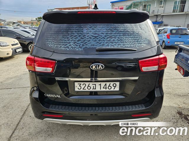 Kia Canival 2017 — photo 4