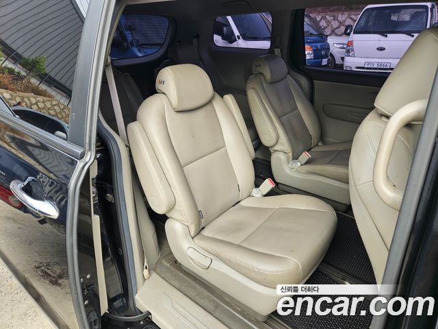 Kia Canival 2017 — photo 13
