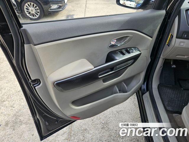 Kia Canival 2017 — photo 18