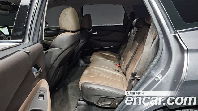 Hyundai Santafe 2019 — photo 18