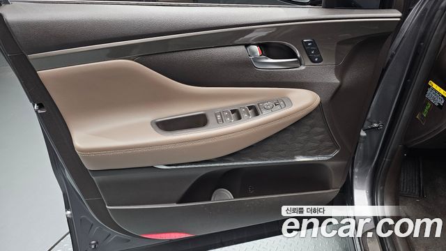 Hyundai Santafe 2019 — photo 14