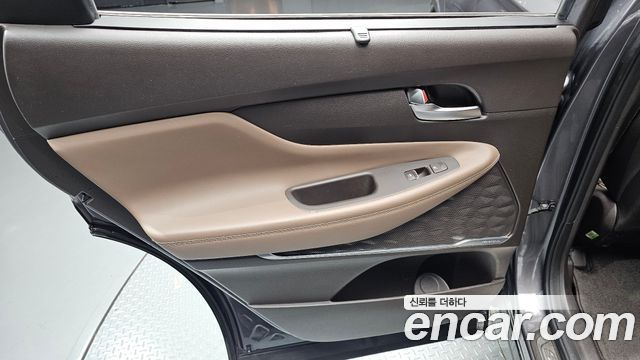 Hyundai Santafe 2019 — photo 15