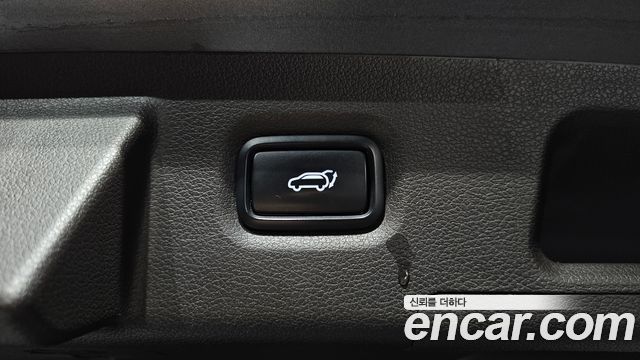 Hyundai Santafe 2019 — photo 39