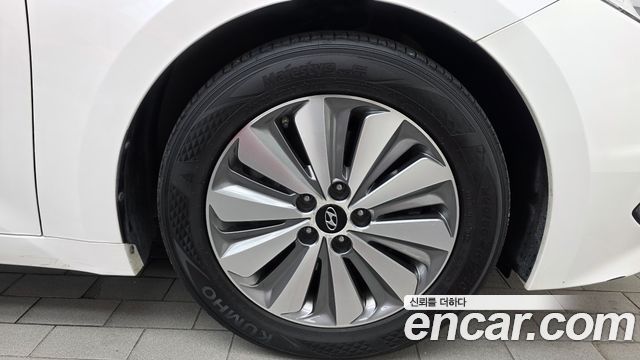 Hyundai Grandeur 2015 — photo 7