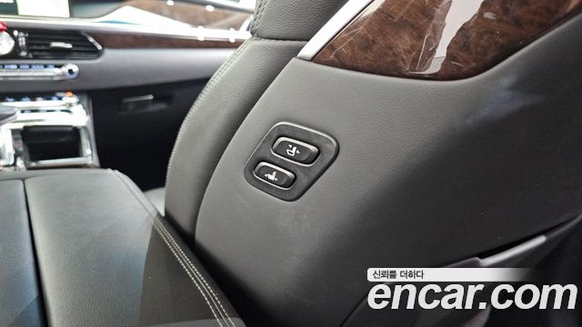Genesis EQ900 2018 — photo 26