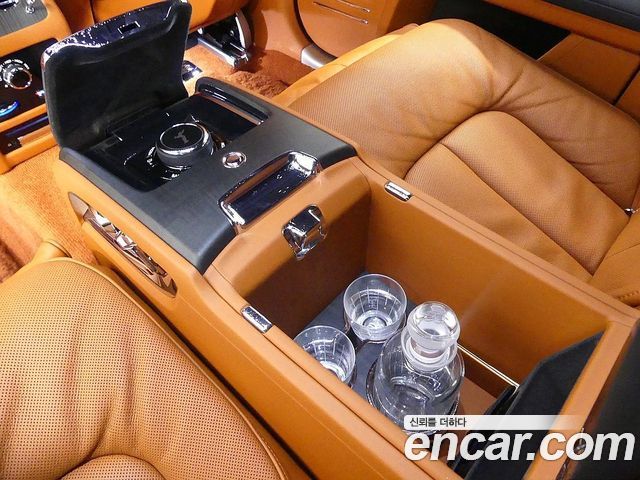Rolls-Royce Ghost 2022 — photo 16