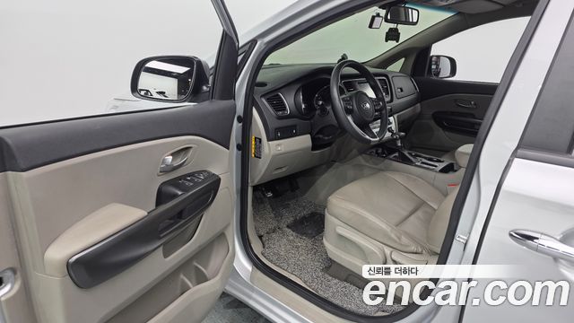 Kia Canival 2020 — photo 10