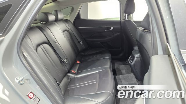 Hyundai Sonata 2022 — photo 11