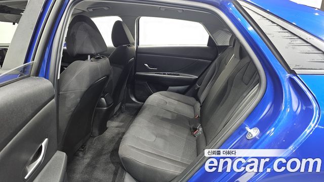 Hyundai AVANTE 2021 — photo 11