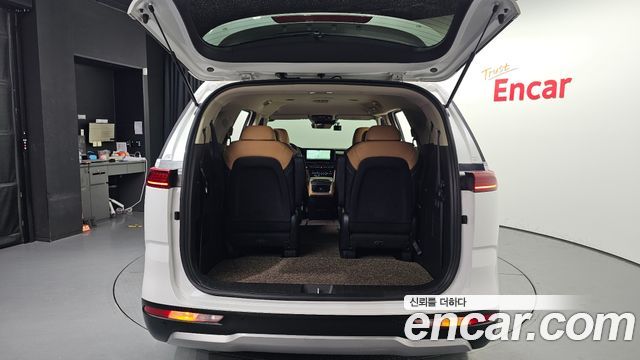 Kia Canival 2023 — photo 23