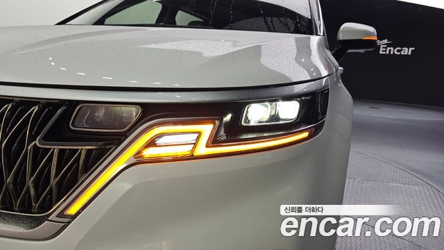 Kia Canival 2023 — photo 8