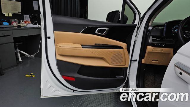 Kia Canival 2023 — photo 14