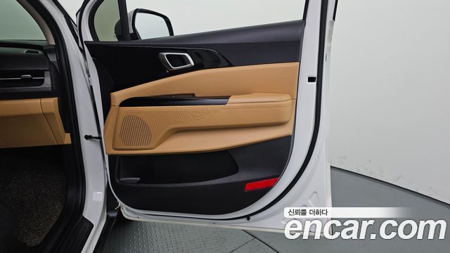 Kia Canival 2023 — photo 15