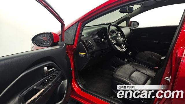 Kia pride 2014 — photo 10