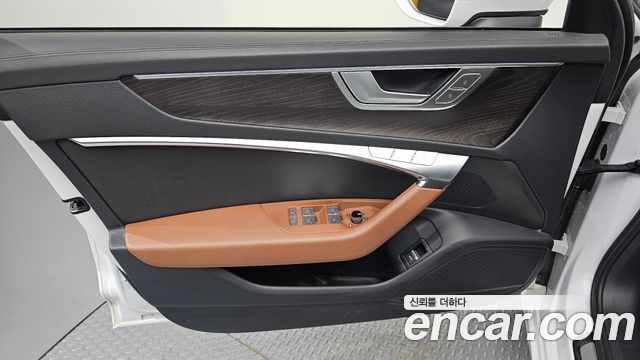 Audi A6 2022 — photo 14