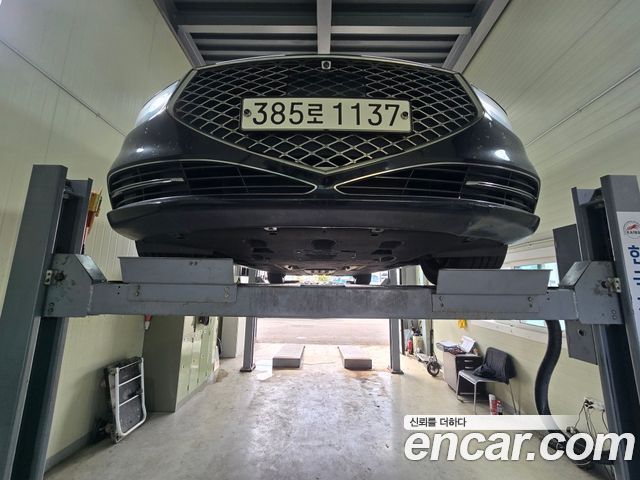 Genesis G90 2019 — photo 1