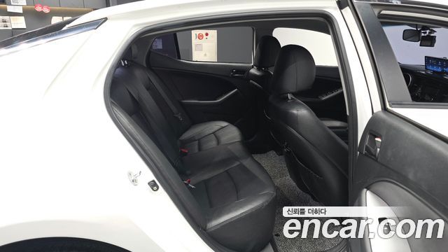 Kia K5 2015 — photo 18
