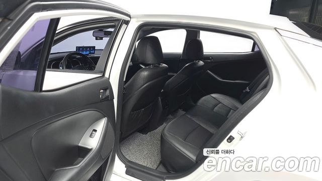 Kia K5 2015 — photo 16