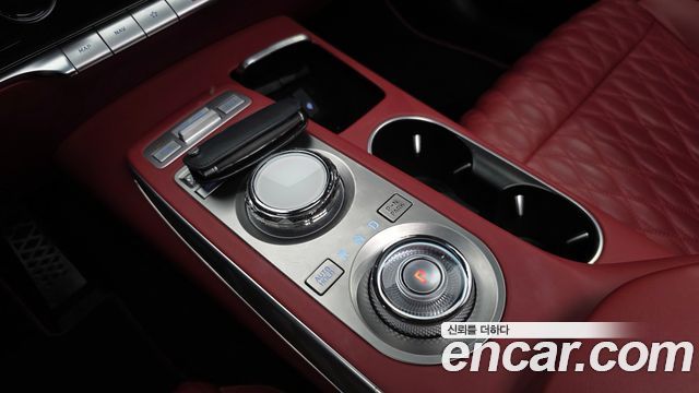 Genesis GV70 2024 — photo 12