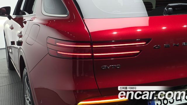 Genesis GV70 2024 — photo 9