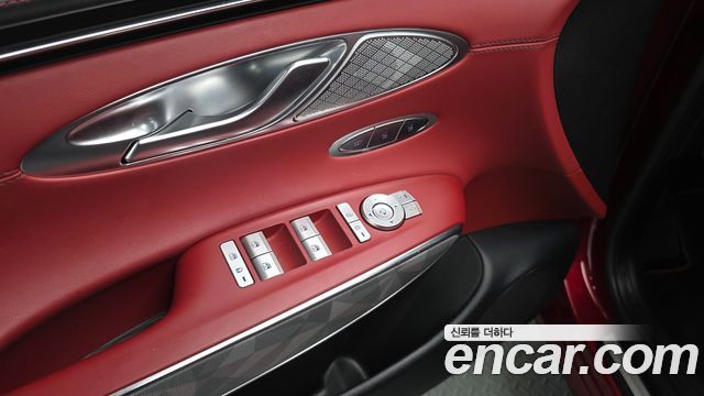 Genesis GV70 2024 — photo 28
