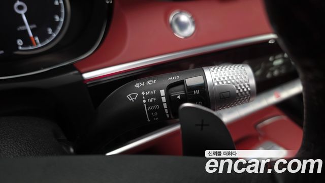 Genesis GV70 2024 — photo 32